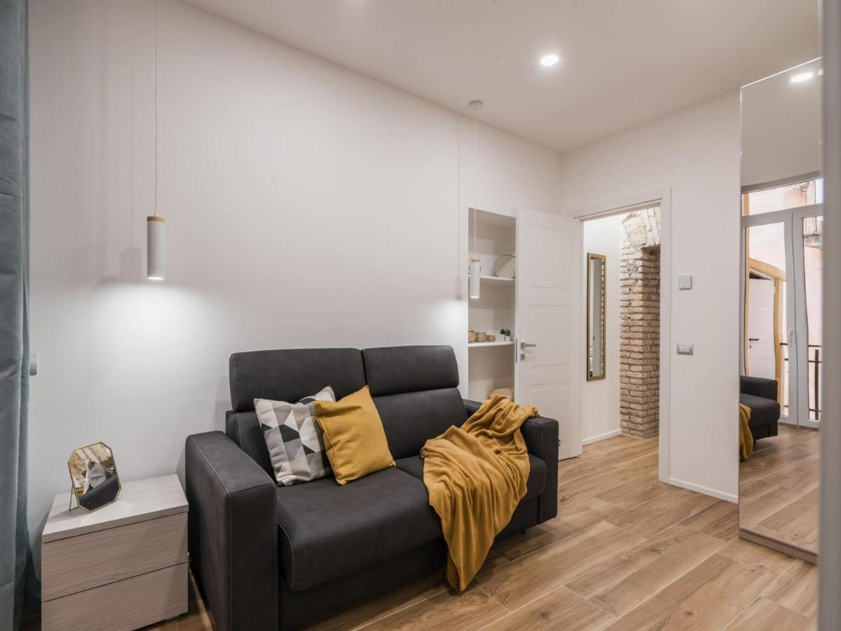 The Best Rent - Modern Three-Bedroom Apartment A Few Steps From The Colosseum Exterior photo